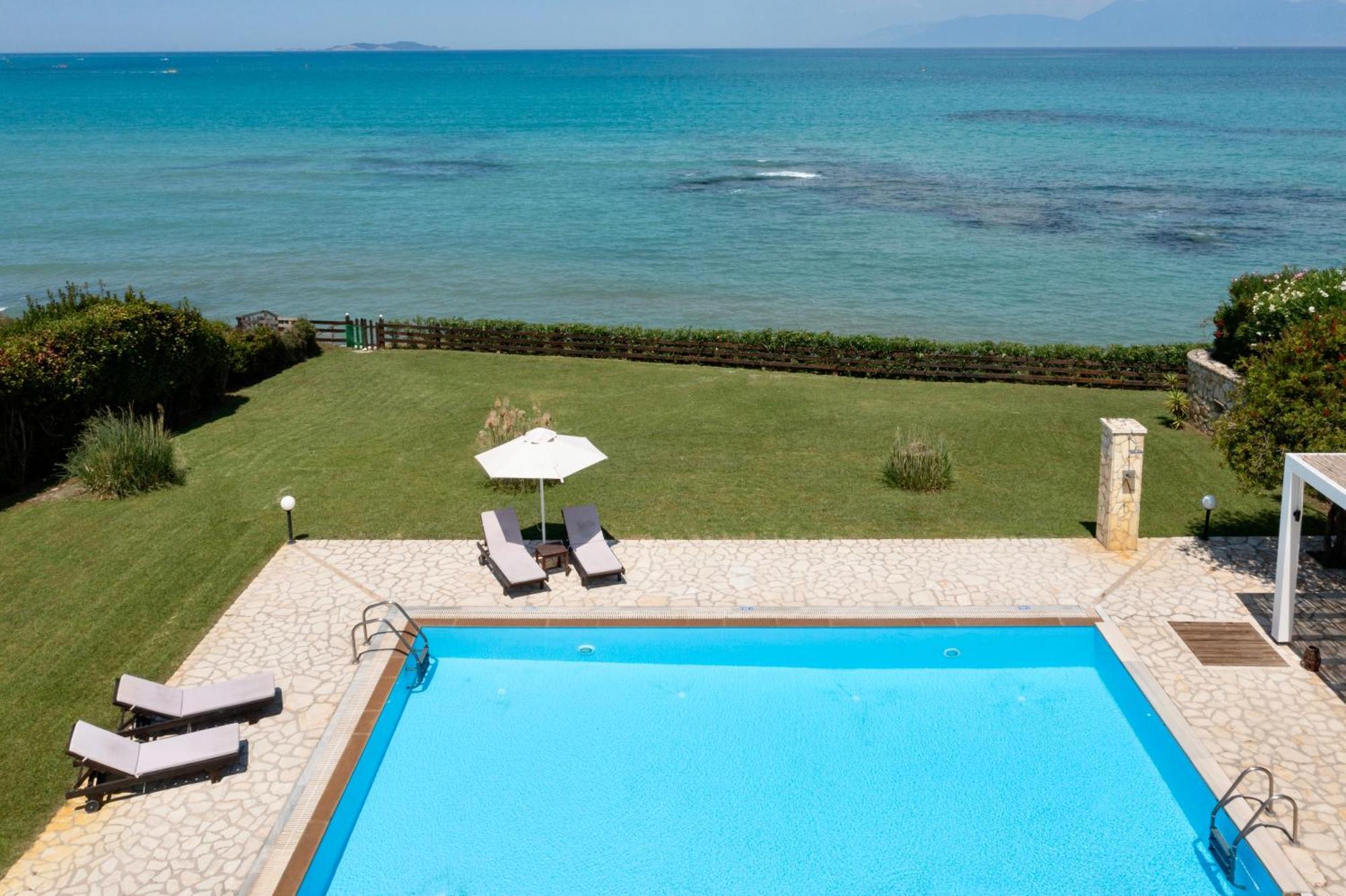 Beachfront Villa Victoras - With Private Beach Sidárion Exteriör bild